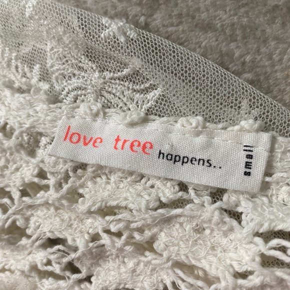 Love Tree Happens White Lace and Crochet Crop Top Size Small EUC - Picture 5 of 6